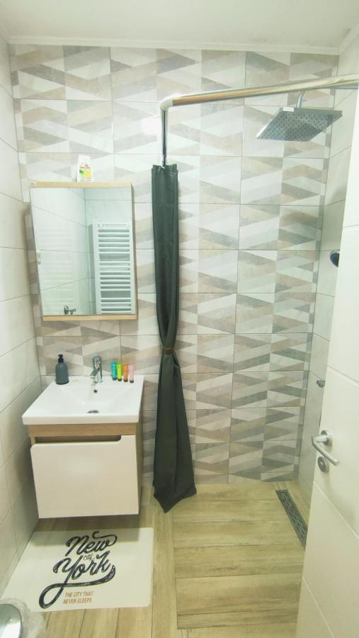 شقة Apartman Lena توزلا المظهر الخارجي الصورة